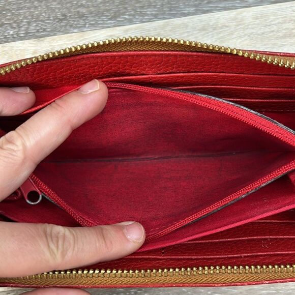 *dooney & bourke red pebble grain full zip wallet - Picture 12 of 16